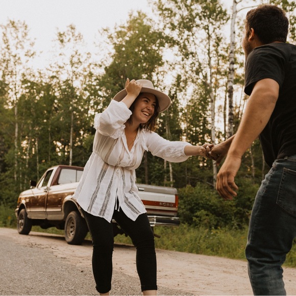 UO boho gauze eyelet inset tie up blouse size M - Picture 4 of 4